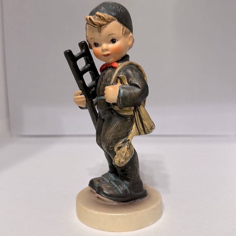 💙TM3 ‘Chimney Sweep’ Hummel Goebel #12/1